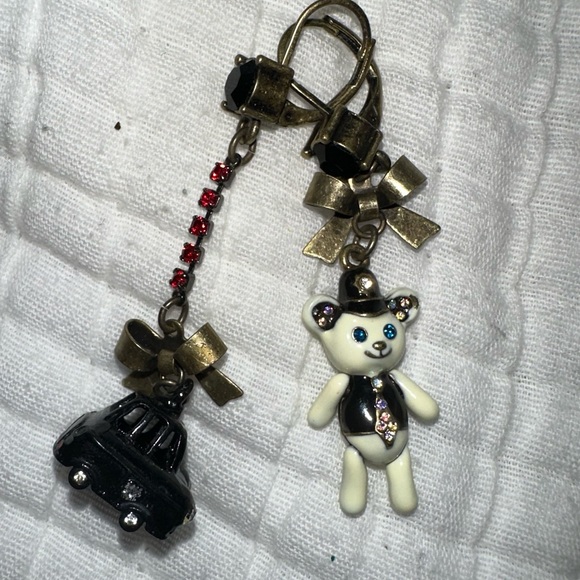 ADORABLE & RARE Betsey Johnson Police Officer Bear and Cop Car Earrings - Picture 3 of 5